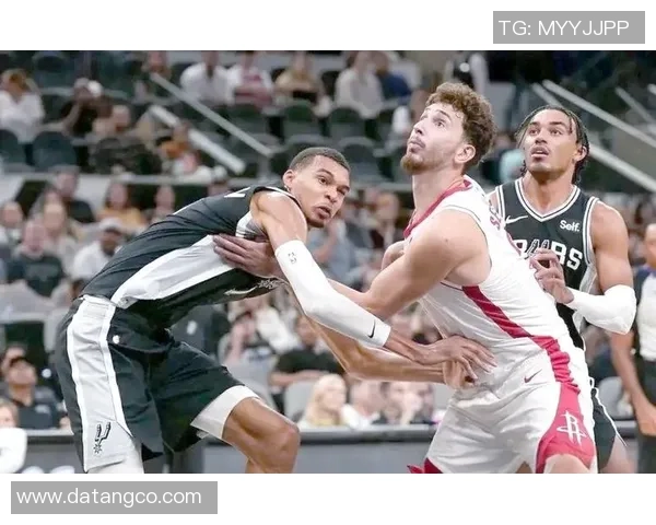 2016季后赛骑士与马刺的巅峰对决回顾与精彩瞬间分析 2016季后赛骑士与马刺的巅峰对决回顾与精彩瞬间分析